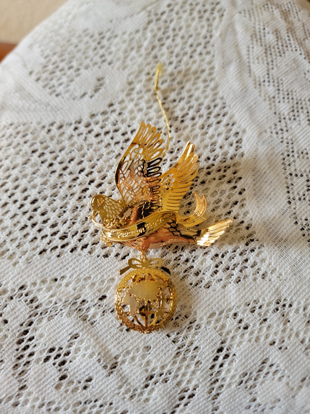 Danbury Mint Gold Dove With Globe Christmas Ornament